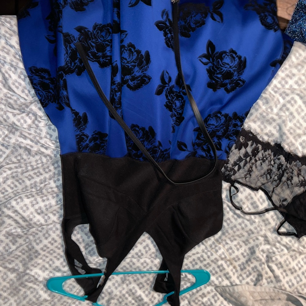 Dress with belt
